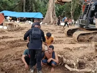 Apreasasi Amankan 12 Ekscavator Backingan TNI, Polda Harus Tindak Termasuk Yang Dipayunginya."