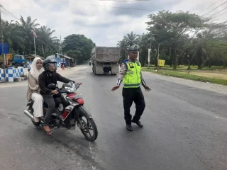 Sat Lantas Polres Batu Bara Gelar Patroli Siang di Jalinsum Simpang Pos Lantas Sei Bejangkar   