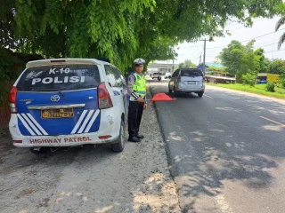 Sat Lantas Polres Batu Bara Gelar Patroli Jalinsum dan Kibas Bendera Merah di Lokasi Rawan   