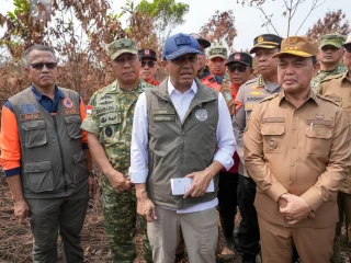 Turun ke Jambi, Menhut Raja Antoni Cek Eksekusi Perintah Presiden Prabowo soal Karhutla