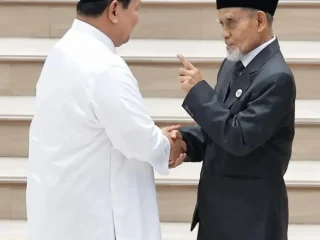 Di Hadapan Prabowo, Kiai Hasan Gontor Sampaikan Pesan: Jangan Sibuk Cari Ijazah, Nama, Uang hingga Jabatan